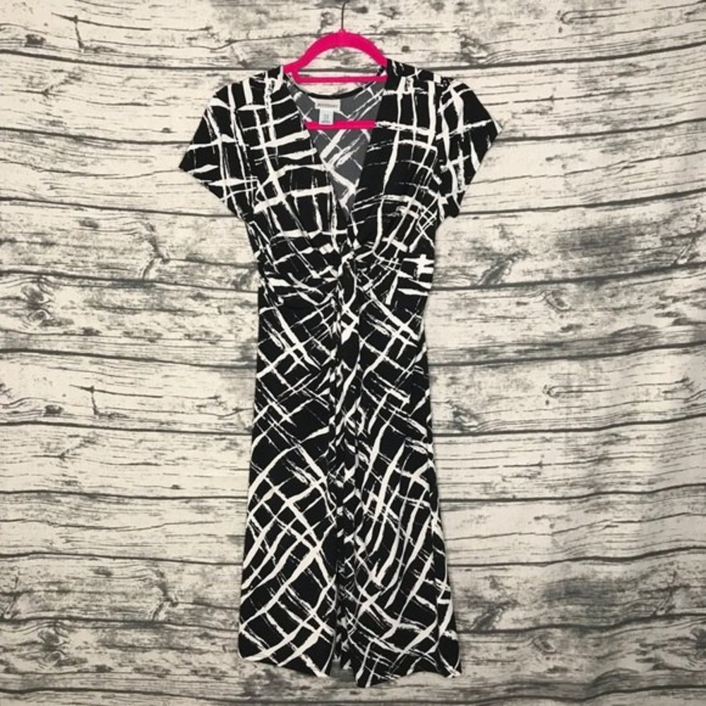 Motherhood Black & White V Neck Knot Dress Medium